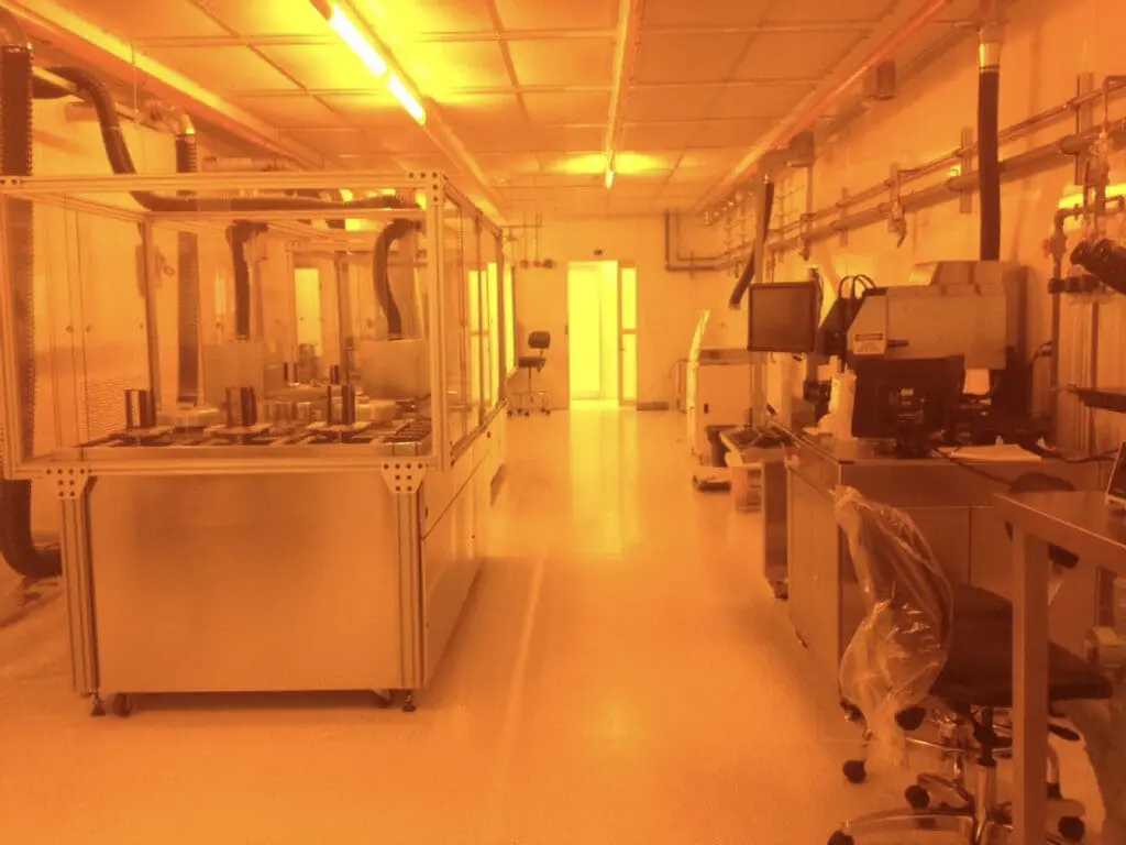 Image showing cleanroom done by Hodess for UTC Aerospace
